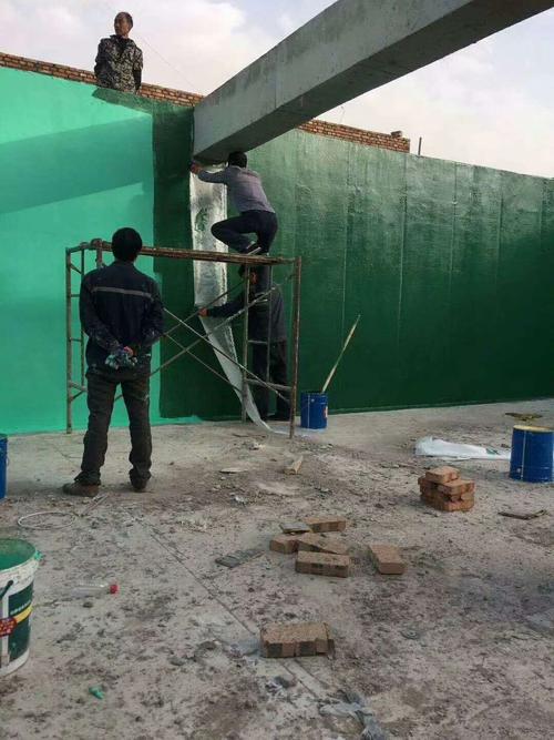 西城针对老旧车间地面普遍存在的起砂、裂缝问题